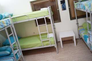 Хостелы Hostel Plovdiv Пловдив Односпальная кровать в общем номере с 6 кроватями-11