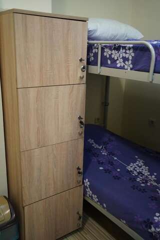 Хостелы Hostel Plovdiv Пловдив Односпальная кровать в общем номере с 4 кроватями-12