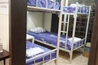Хостелы Hostel Plovdiv Пловдив Односпальная кровать в общем номере с 4 кроватями-15