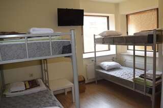Хостелы Hostel Plovdiv Пловдив Односпальная кровать в общем номере с 4 кроватями-20