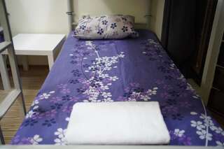 Хостелы Hostel Plovdiv Пловдив Односпальная кровать в общем номере с 4 кроватями-23